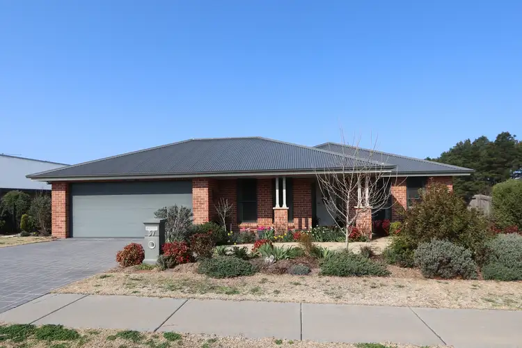 37 McGuire Drive, Goulburn NSW 2580