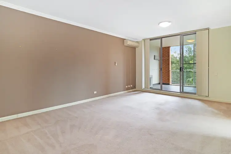 316/21 Hill Road