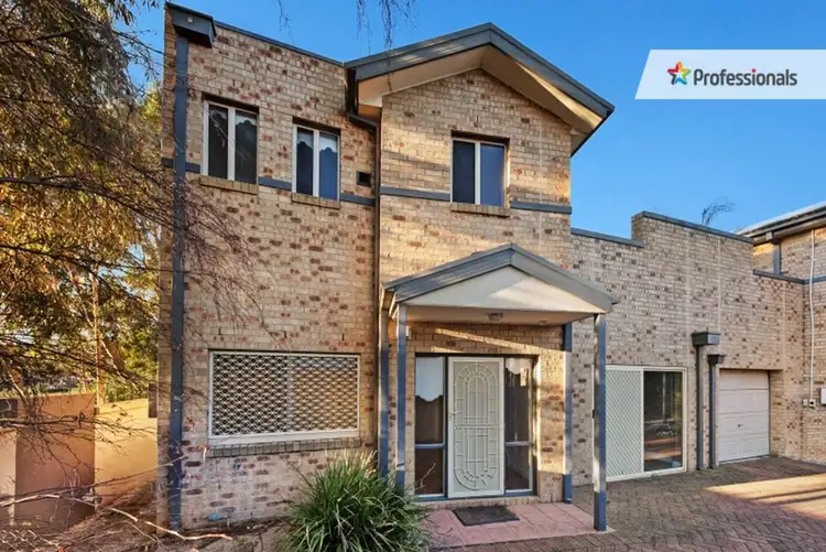 1/2 Lakeside Drive, Sanctuary Lakes VIC 3030