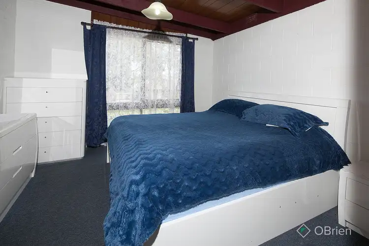 Fourth view of Homely house listing, 19 William Perry Close, Endeavour Hills VIC 3802