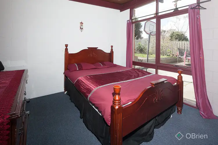 Fifth view of Homely house listing, 19 William Perry Close, Endeavour Hills VIC 3802