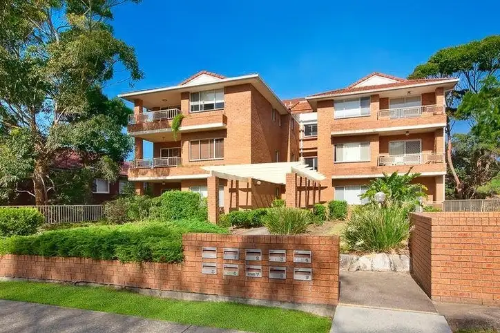 Third view of Homely unit listing, 5/56 Seaview Street, Cronulla NSW 2230