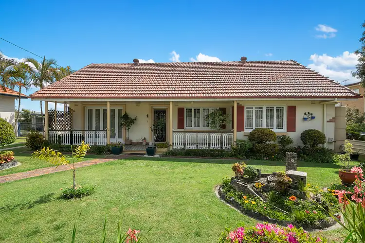 3 Brian Avenue, Greenslopes QLD 4120