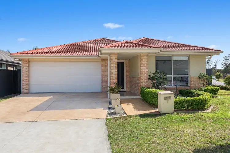 7 Brunswick Circuit, Ropes Crossing NSW 2760