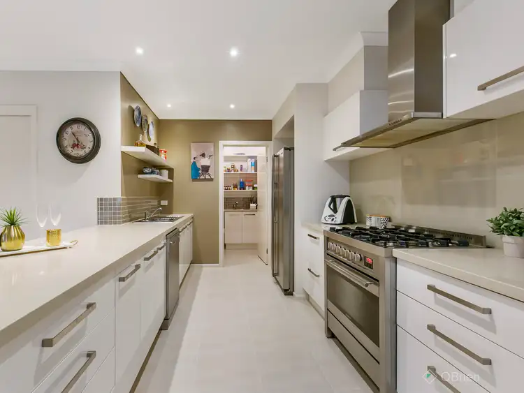 Fifth view of Homely house listing, 6 Crawfordsburn Court, Narre Warren South VIC 3805
