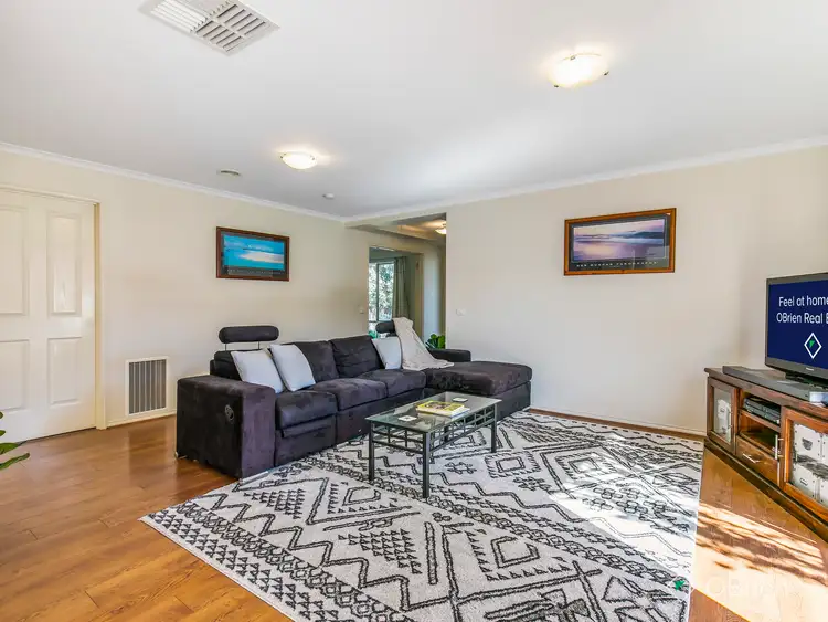 Fifth view of Homely house listing, 8 Mulga Place, Carrum Downs VIC 3201