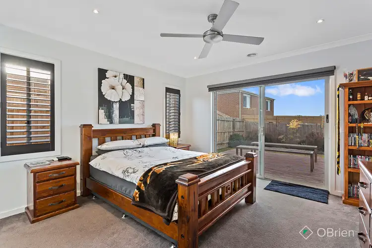 Fifth view of Homely house listing, 3 Chaucer Way, Drouin VIC 3818