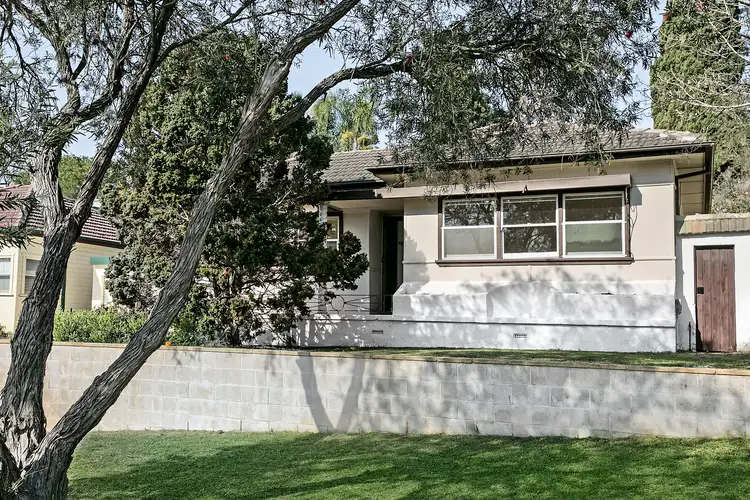 19 Ballantyne Road, Mortdale NSW 2223