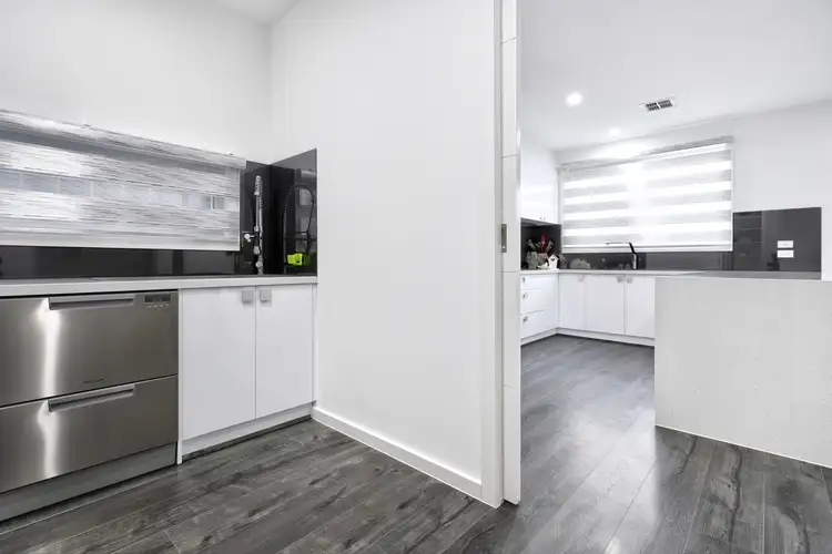 Seventh view of Homely house listing, 6 Emblem Way, Craigieburn VIC 3064