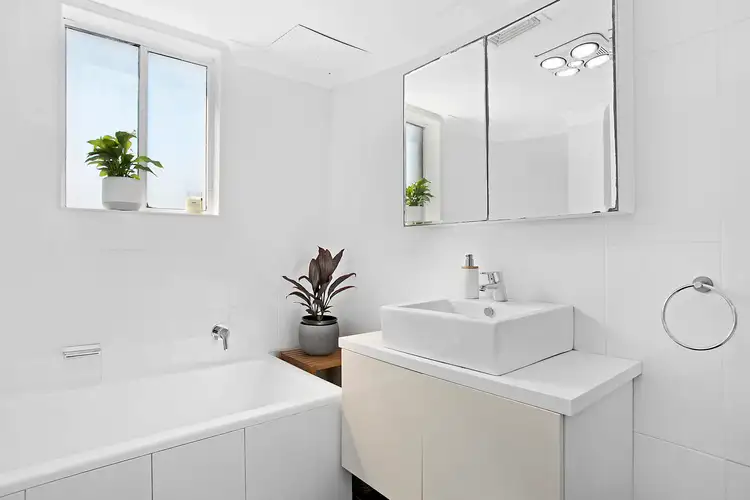 Fifth view of Homely unit listing, 5/82 Oaks Avenue, Dee Why NSW 2099