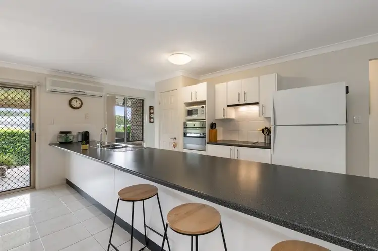 13 Golden Crest Place, Bellbowrie QLD 4070