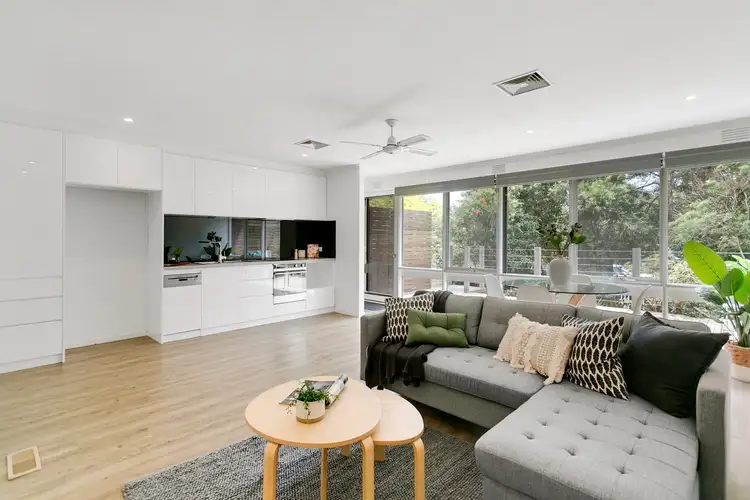 9/4-8 Kenaud Avenue, Mount Eliza VIC 3930