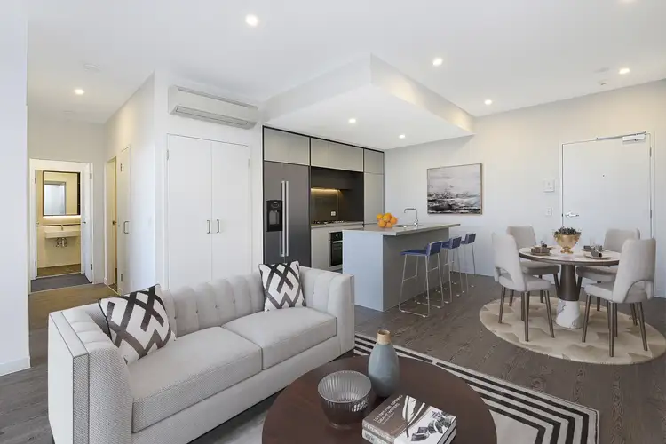 604/81A Lord Sheffield Circuit