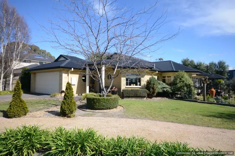 36 Lake Shore Drive, Newlands Arm VIC 3875