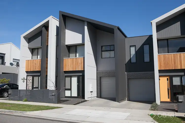 8/1A King George Parade, Dandenong VIC 3175