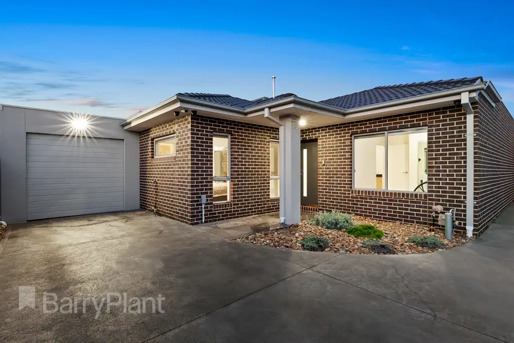Main view of Homely unit listing, 2/20 Thomas Street, St Albans VIC 3021