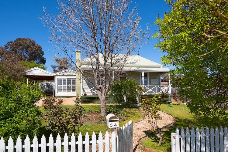 34 Etty Street, Castlemaine VIC 3450