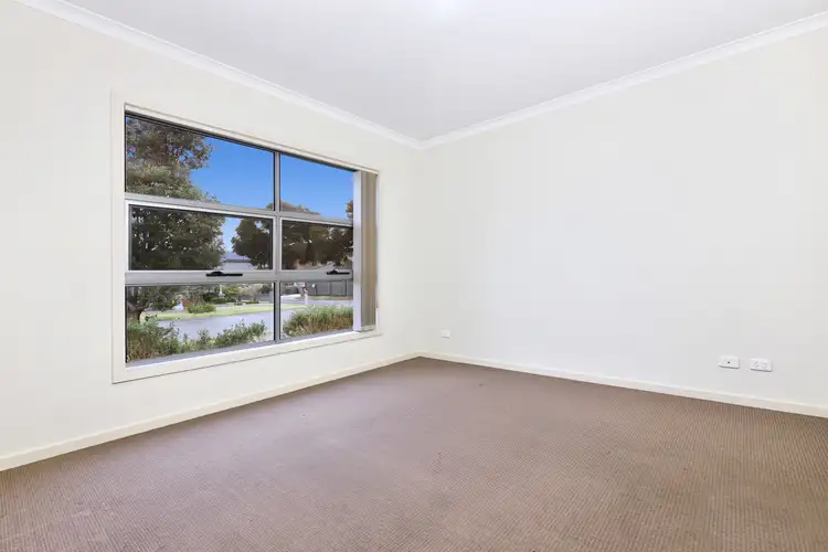 Sixth view of Homely house listing, 15 Waterbird Link, Craigieburn VIC 3064