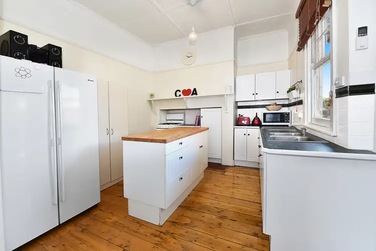 Fifth view of Homely house listing, 211 Purinuan Road, Reservoir VIC 3073