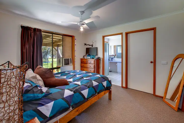 Sixth view of Homely house listing, 7 Larsen Court, Tallangatta VIC 3700