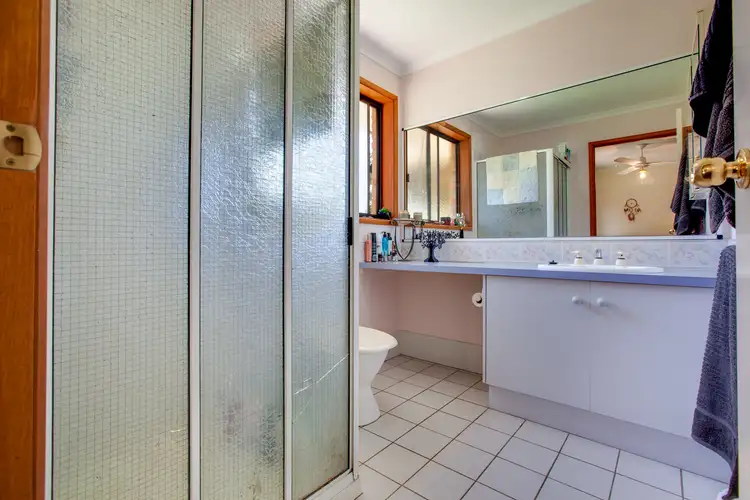 Seventh view of Homely house listing, 7 Larsen Court, Tallangatta VIC 3700