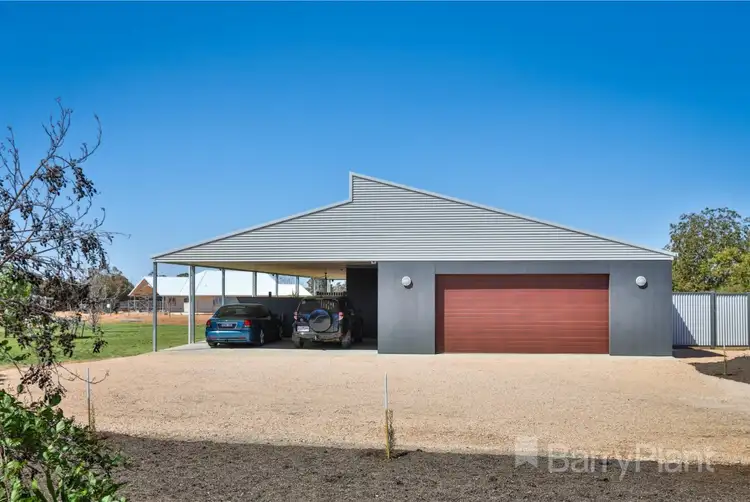 10 Carra Court, Nichols Point VIC 3501