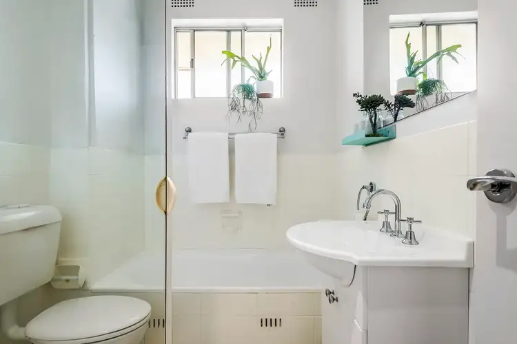 Sixth view of Homely apartment listing, 10/4 Fairway Close, Manly Vale NSW 2093