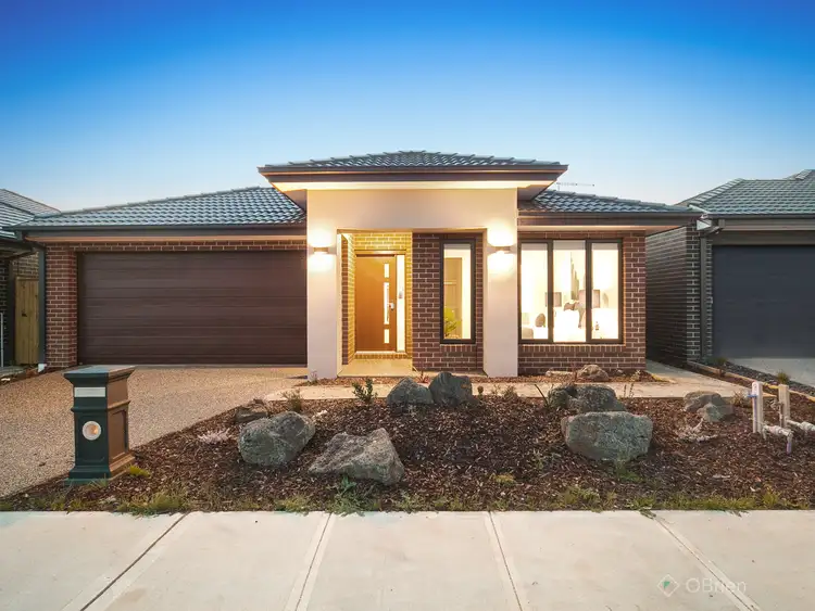 9 Kamala Road, Clyde North VIC 3978
