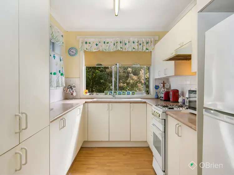 Third view of Homely house listing, 8 Carolyn Court, Frankston VIC 3199