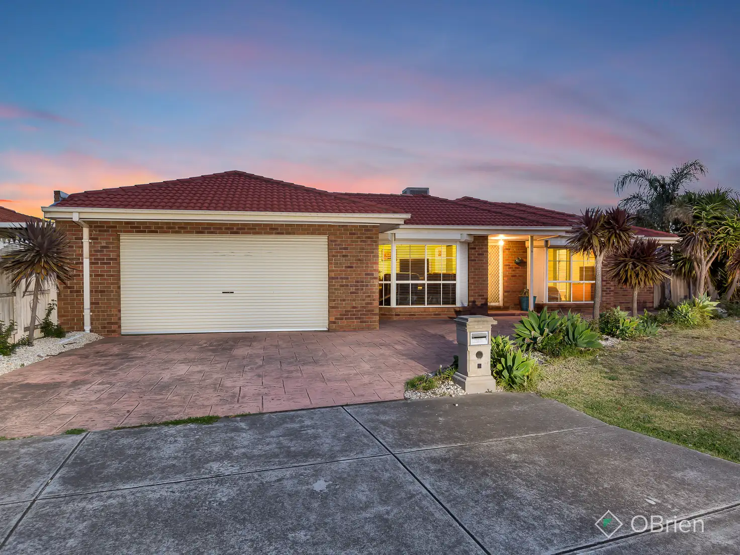 Main view of Homely house listing, 2 Honeysuckle Avenue, Hillside VIC 3037
