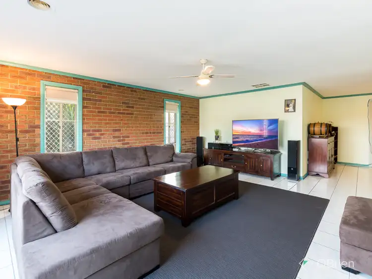 Fifth view of Homely house listing, 2 Honeysuckle Avenue, Hillside VIC 3037