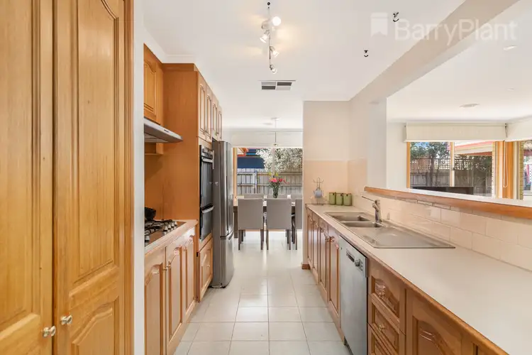 Seventh view of Homely house listing, 10 Kenmore Close, Hoppers Crossing VIC 3029