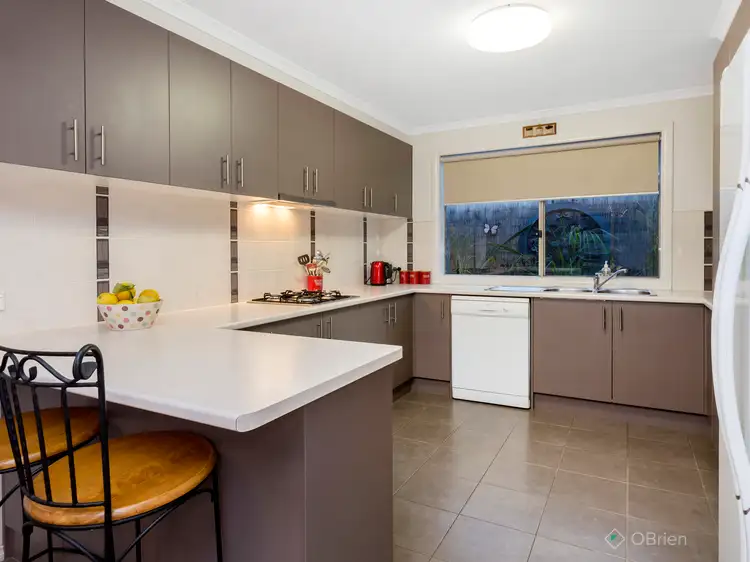 Second view of Homely house listing, 5 Lorikeet Court, Pakenham VIC 3810