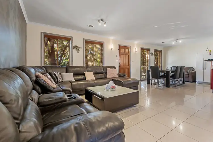 10 Oakbank Court, Roxburgh Park VIC 3064