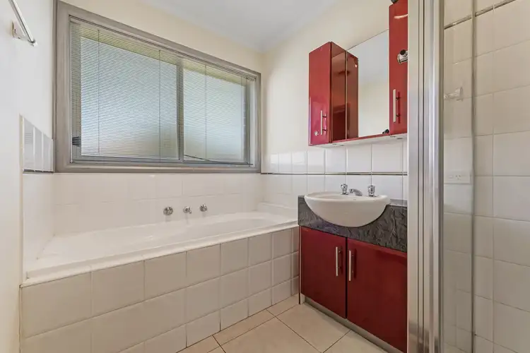 Seventh view of Homely house listing, 10 Oakbank Court, Roxburgh Park VIC 3064
