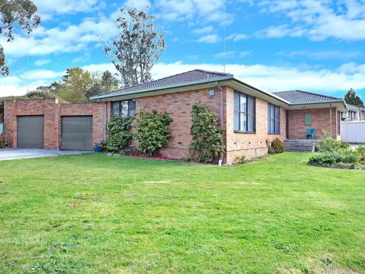 Sixth view of Homely house listing, 10 Sangria Court, Mount Clear VIC 3350