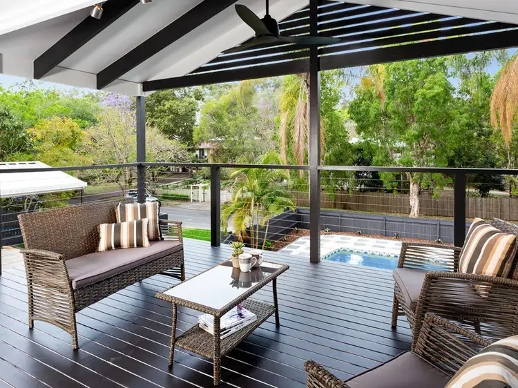 6 Brinkworth Place, Indooroopilly QLD 4068