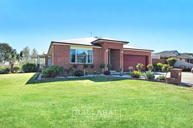 30 Pinevale Way, Ballarat North VIC 3350