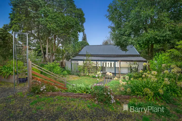 3 Kia-Ora Parade, Ferntree Gully VIC 3156