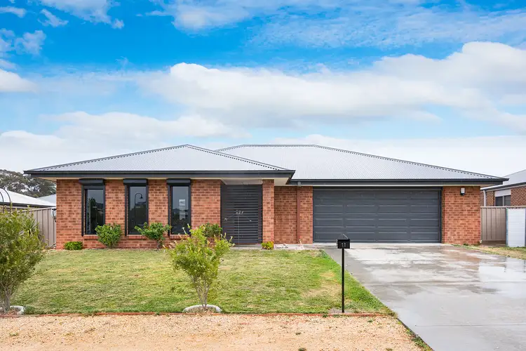 11 Ireland Street, Mckenzie Hill VIC 3451