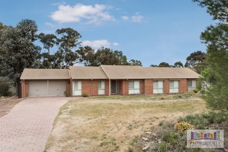 11 Pioneer Drive, Maiden Gully VIC 3551