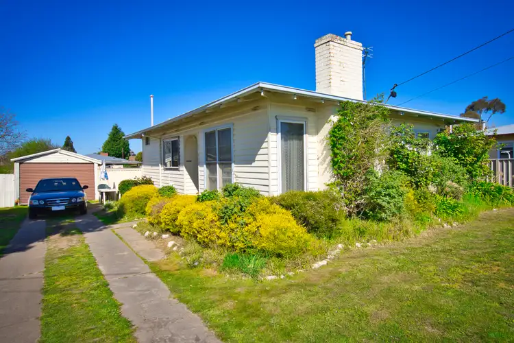 52 Maple Avenue, Wendouree VIC 3355