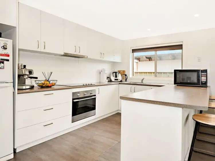 Fifth view of Homely unit listing, 2/37 Hilton Street, Maryborough VIC 3465