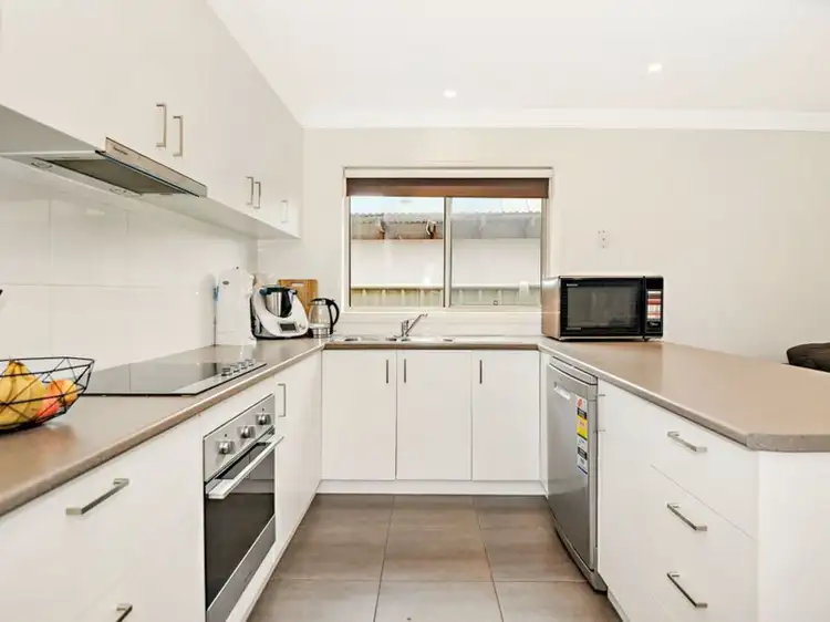 Sixth view of Homely unit listing, 2/37 Hilton Street, Maryborough VIC 3465