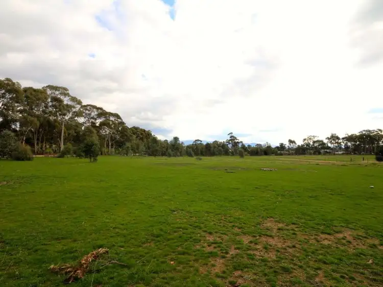23 York Avenue, Avoca VIC 3467
