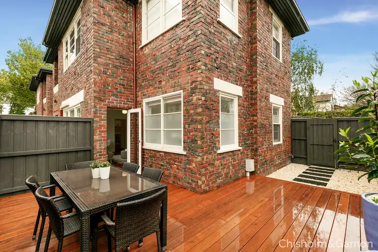 2/16 Thackeray Street, Elwood VIC 3184