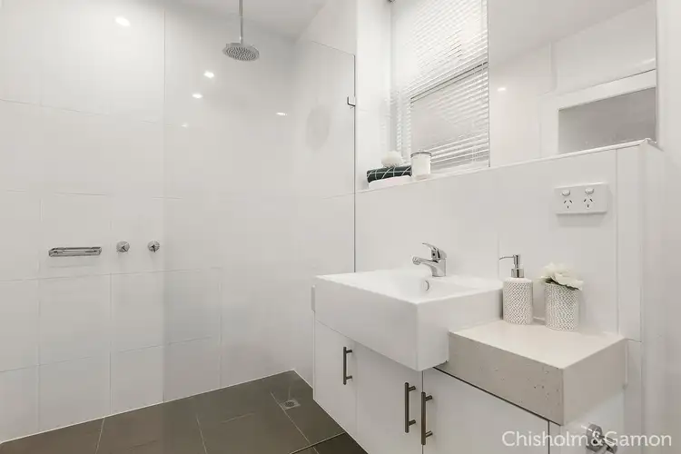 Sixth view of Homely apartment listing, 2/16 Thackeray Street, Elwood VIC 3184