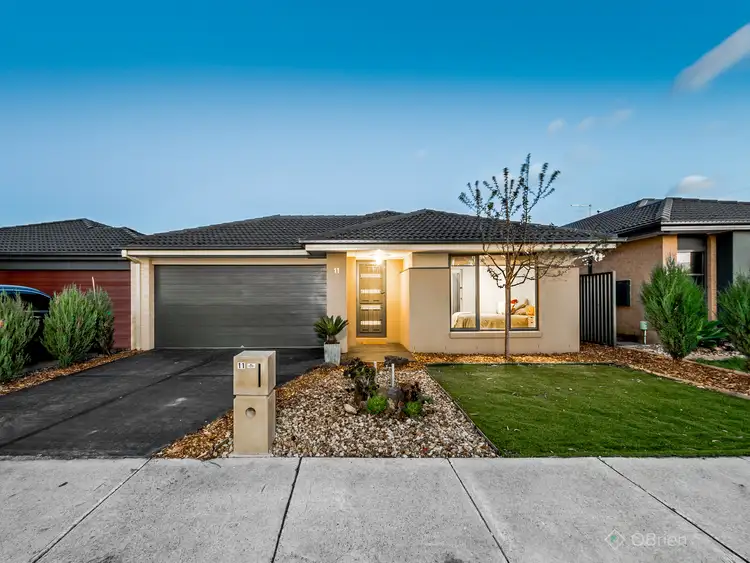 11 Rannoch Street, Cranbourne East VIC 3977
