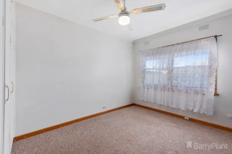 Fifth view of Homely house listing, 27 Morshead Court, White Hills VIC 3550