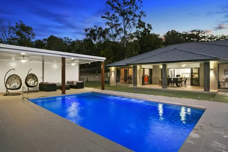 8 Leyshon Court, Bonogin QLD 4213